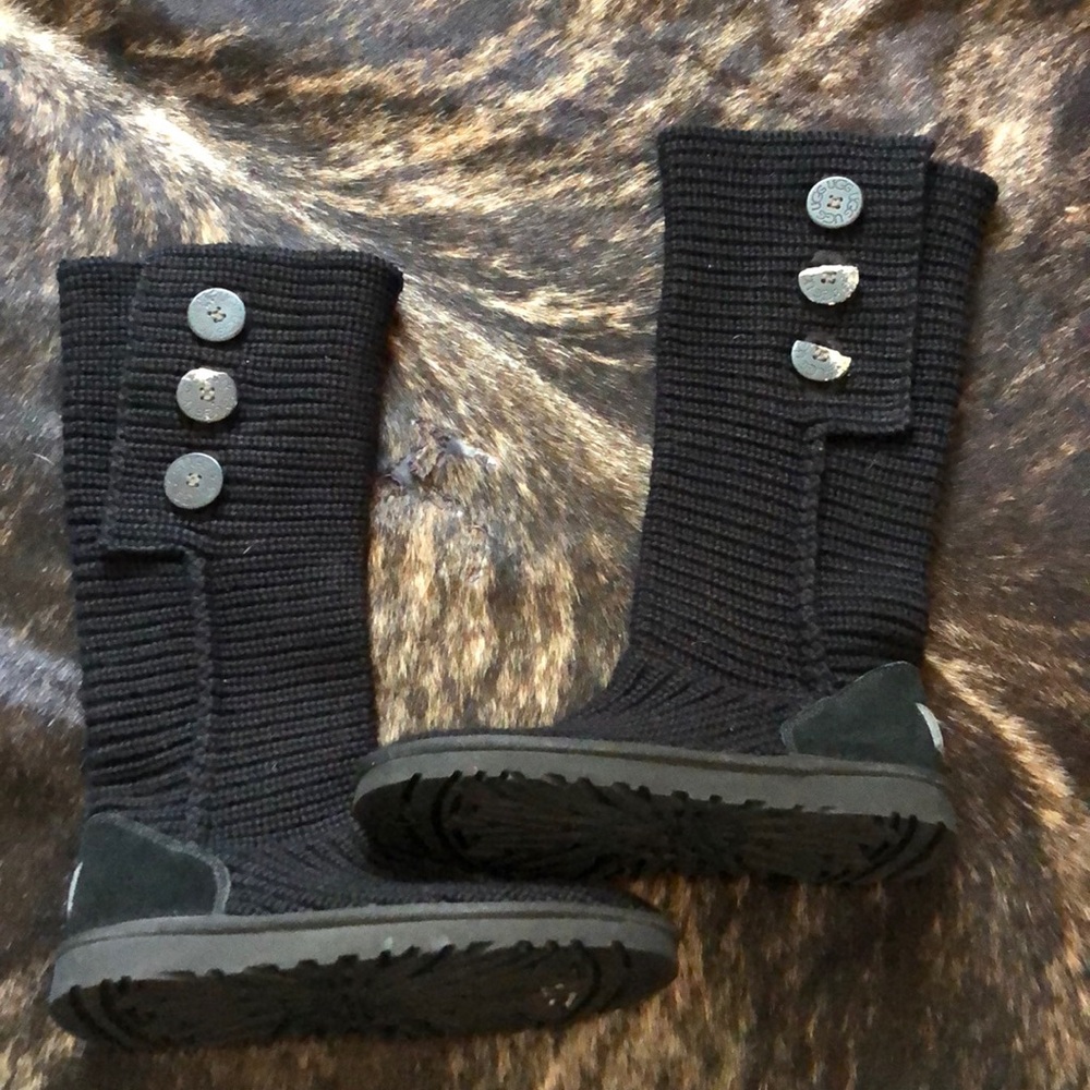 UGG Women’s Classic Cardy Winter Boot Black size 7